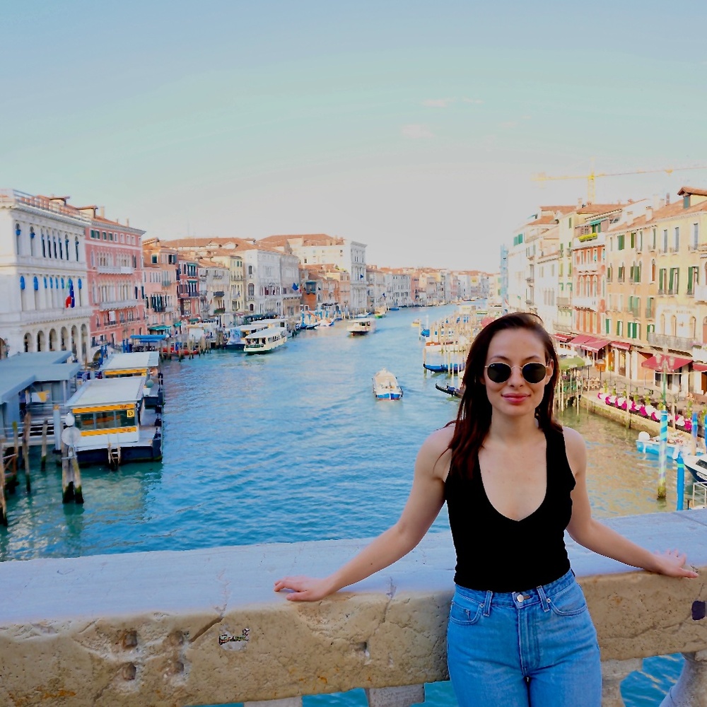 Meet your Posher, Alexis